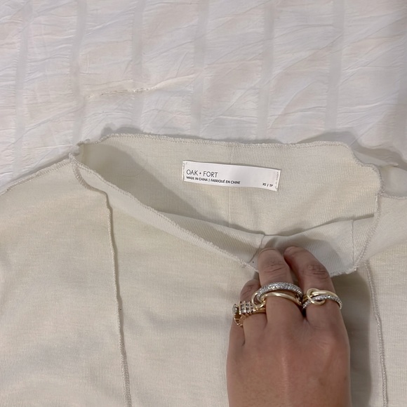 Oak + Fort asymmetrical ls crop top - Picture 3 of 4